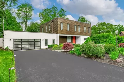 5 Skye Pl, Ramapo, NY 10977