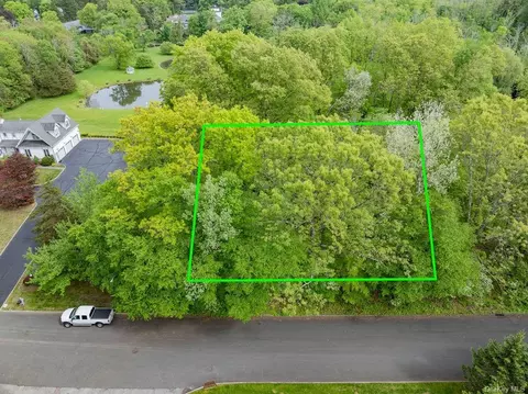 62 W Gate Rd, Ramapo, NY 10901