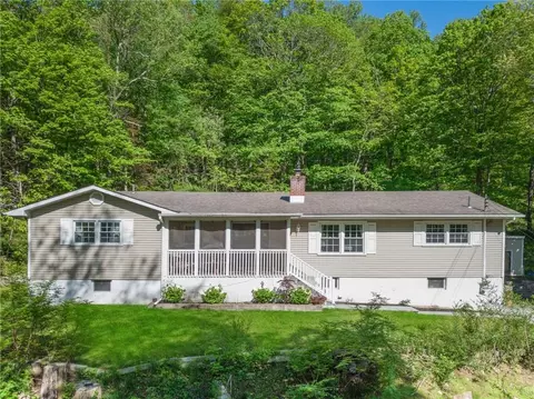 667 Peekskill Hollow Rd, Putnam Valley, NY 10579