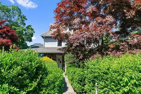 239 Commerce St, Mount Pleasant, NY 10532