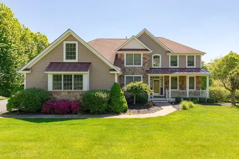 32 Ballymeade Rd, East Fishkill, NY 12533