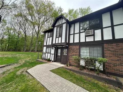 46 Brittany Dr, Middletown, NY 10940