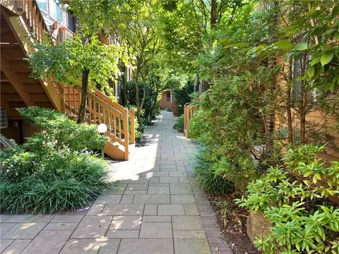 15 Greenridge Ave #2B, White Plains, NY 10605