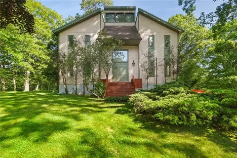 5 Norman Pl, North Castle, NY 10504