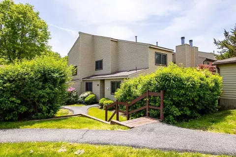 24 Sycamore Ct, Highland Mills, NY 10930