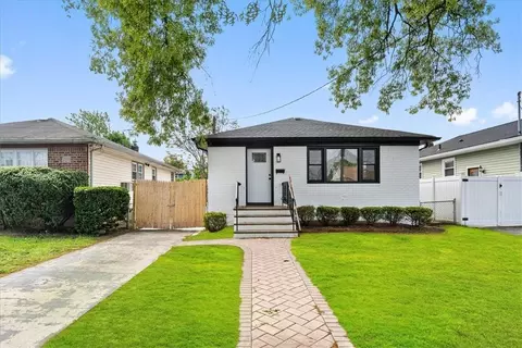 28 Kane Ave, Hempstead, NY 11550