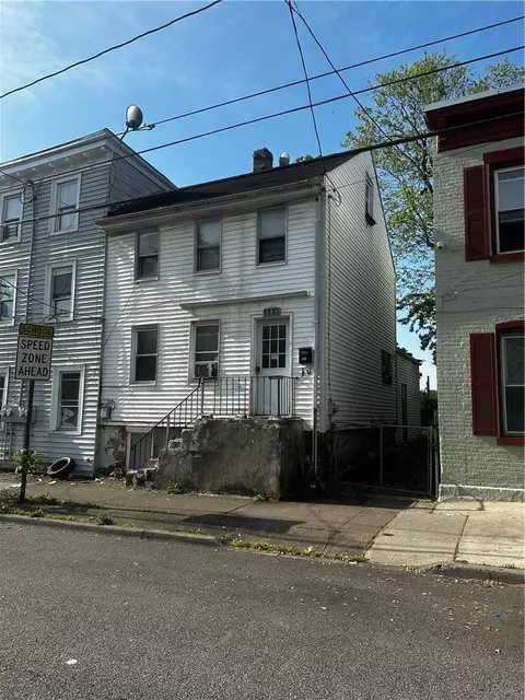 229 Washington St, Newburgh, NY 12550