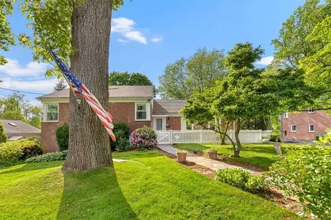 51 Woodford Rd, Scarsdale, NY 10583