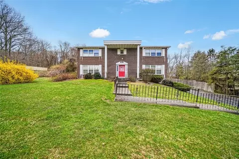 31 Martin Dr, Wappinger, NY 12590