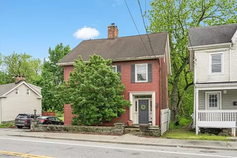 35 E Main St, Washingtonville, NY 10992