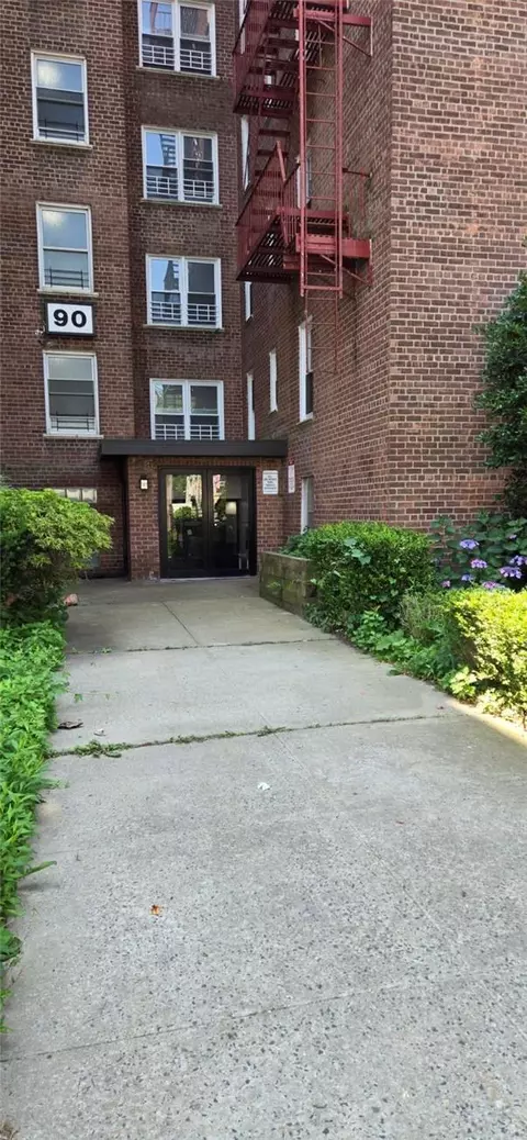 90 Union St #6C, New Rochelle, NY 10805
