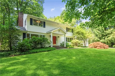 88 Oak Hill Rd, New Castle, NY 10514