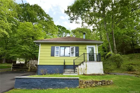 445 Storms Rd, Clarkstown, NY 10989