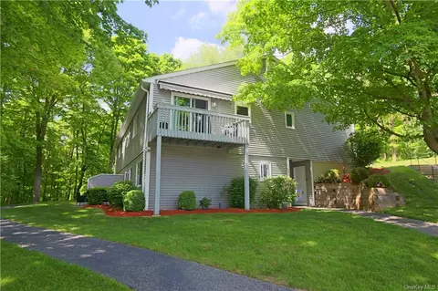 192 Long Hill Dr #A, Yorktown, NY 10598
