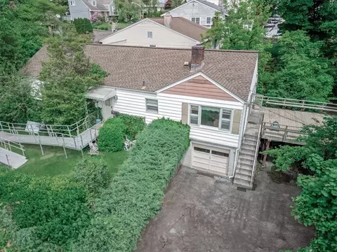 2 Sudbury Dr, Yonkers, NY 10710