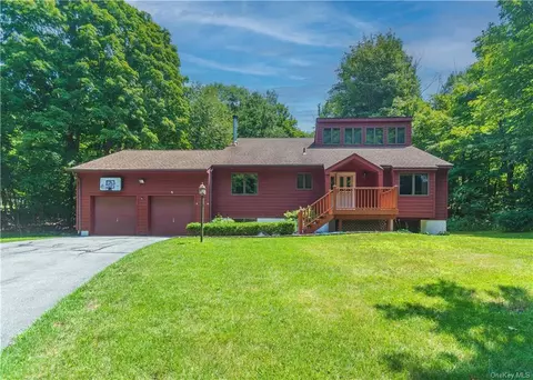 6 Stage Coach Rd, Warwick, NY 10990