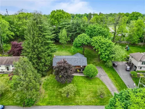 15 Woodwind Ln, Ramapo, NY 10977