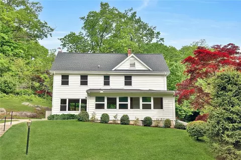 1610 Old Orchard St, North Castle, NY 10604