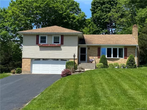5 Warren Rd, Newburgh, NY 12550