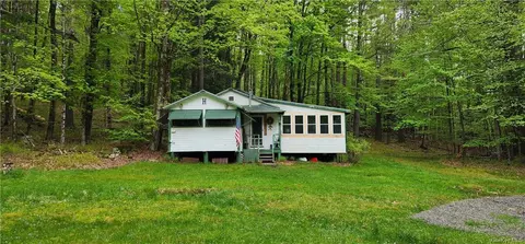 526 Hasbrouck Rd, Woodbourne, NY 12788