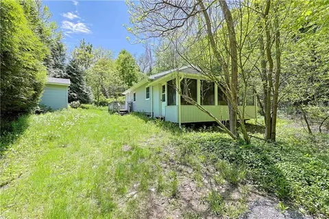 727 Milton Tpke, Highland, NY 12528