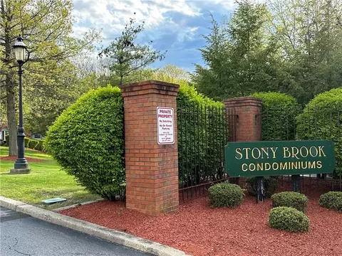 126 High Point Cir #126, Newburgh, NY 12550