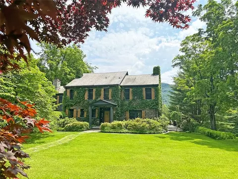 1073 Wittenberg Rd, Mount Tremper, NY 12457