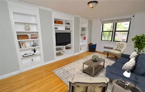 142 Garth Rd #2R, Scarsdale, NY 10583