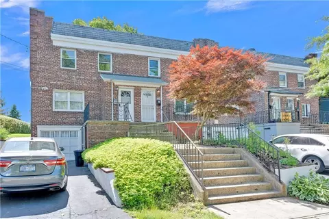 18 Gavin St, Yonkers, NY 10701