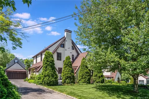 30 Downer Ave, Scarsdale, NY 10583