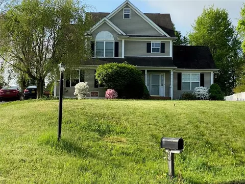 43 Green St, Beekman, NY 12570