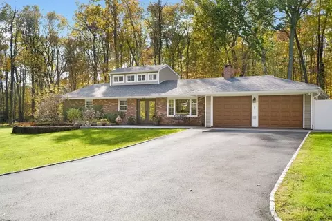 45 Silver Gate Rd, Mahopac, NY 10541