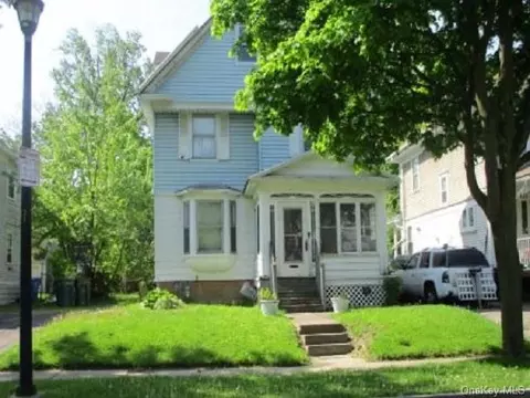 399 Birr St, Rochester, NY 14613