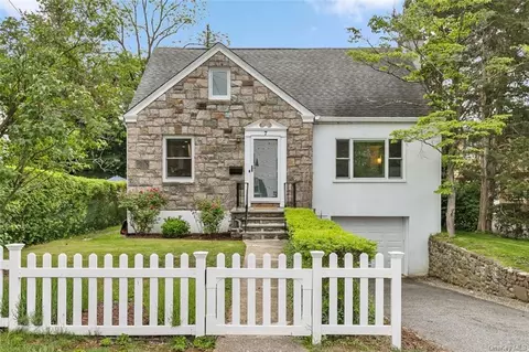 7 Spring St, Mount Kisco, NY 10549