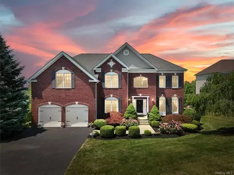42 Susie Blvd, Poughkeepsie, NY 12603
