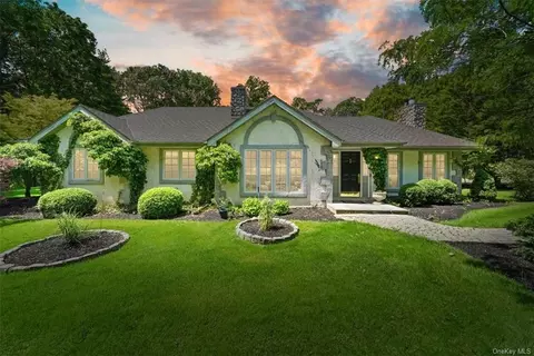 59 Ryan Ct, New Windsor, NY 12553