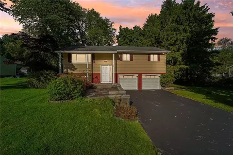 1759 Maxwell Ct, Yorktown, NY 10598