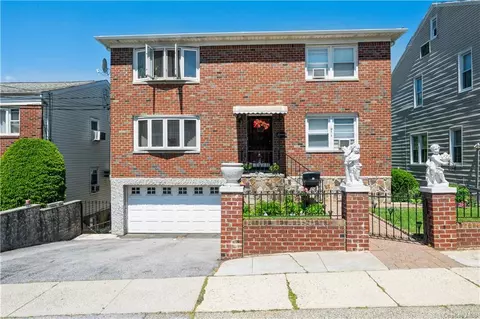 31 Bennett Ave, Yonkers, NY 10701