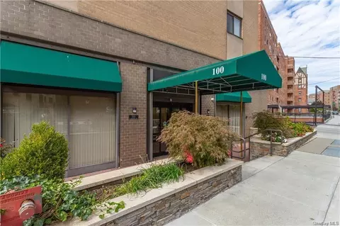 100 E Hartsdale Ave #4LE, Greenburgh, NY 10530