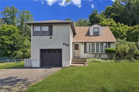 187 Charles Blvd, Clarkstown, NY 10989