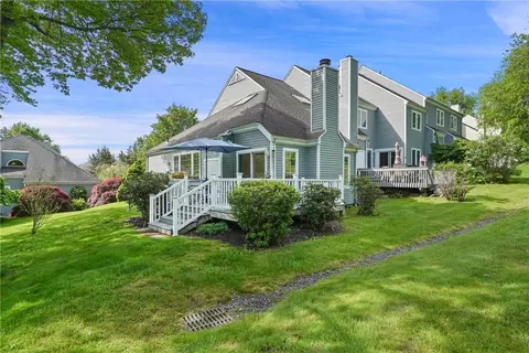 140 Fairways Ct #U140, Kent, NY 10512