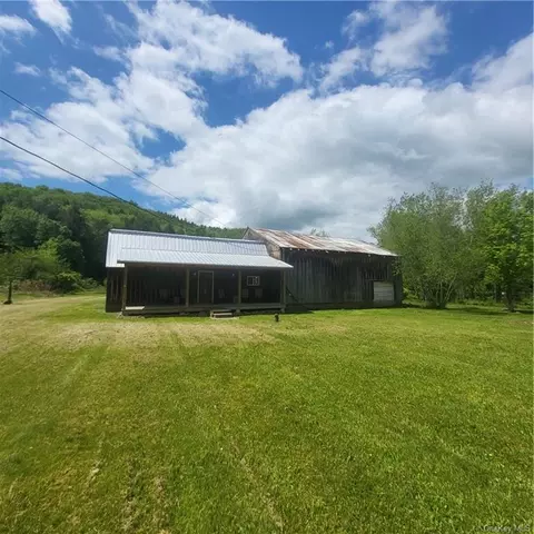 70 Briscoe Rd, Jeffersonville, NY 12748