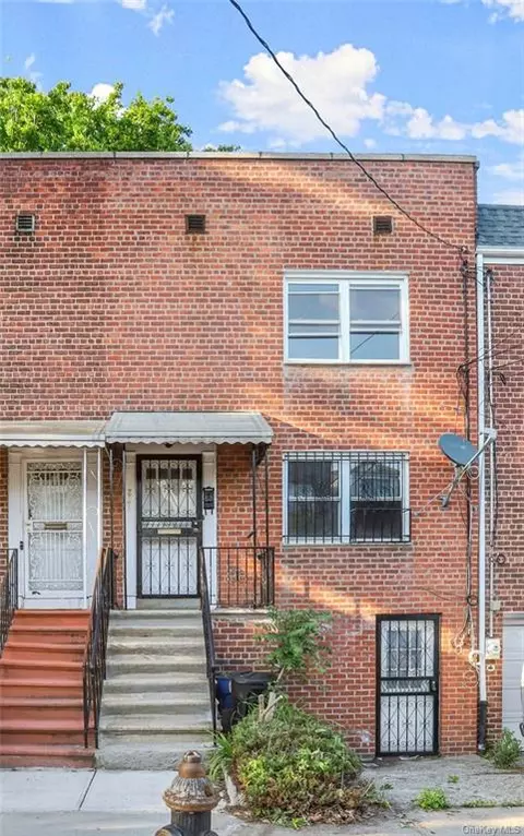 821 232nd St, New York, NY 10466