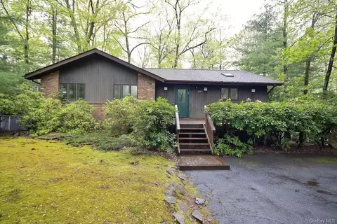 101 Lake Shore Dr W, Thompson, NY 12775