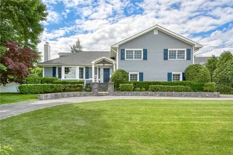 9 Bardion Ln, Harrison, NY 10528