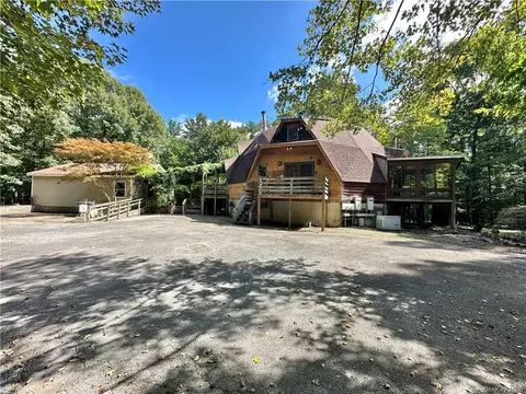 106 Post Rd, Wawayanda, NY 10973