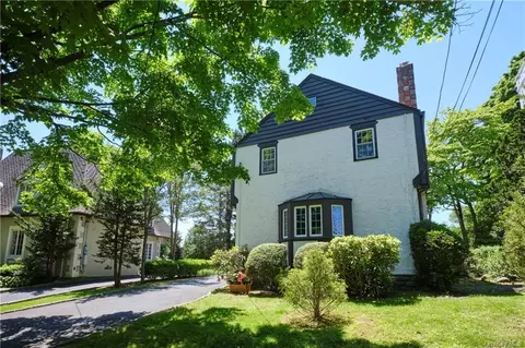 146 Knollwood Ave, Mamaroneck, NY 10543