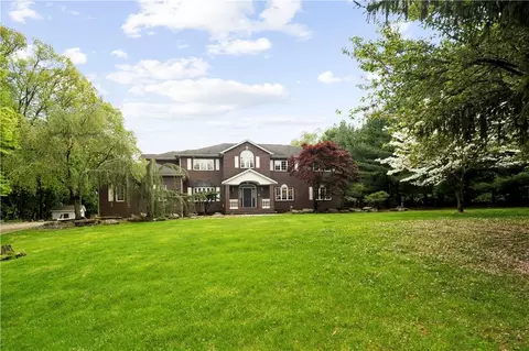 6 Hidden Ridge Ln, Clarkstown, NY 10956