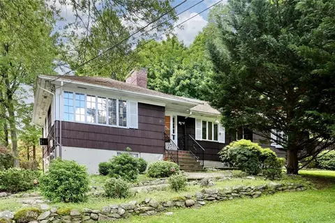 35 Old Hempstead Rd, Clarkstown, NY 10956