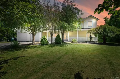 35 Boniello Dr, Mahopac, NY 10541